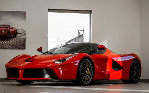 La Nuova Dolce Vita: Minimalist Luxury with the Ferrari Roma