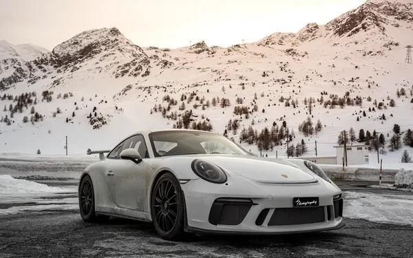 Sculpting Air: Capturing the Aggressive Aerodynamics of the GT3 RS